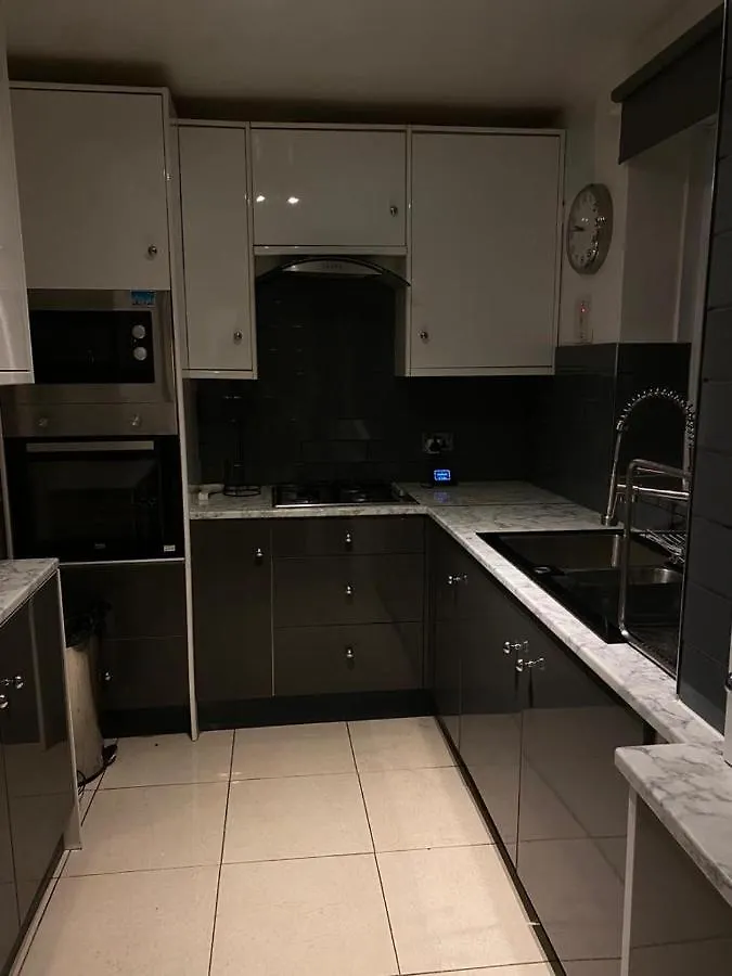 A Modern Flat In Southeast London Apartment